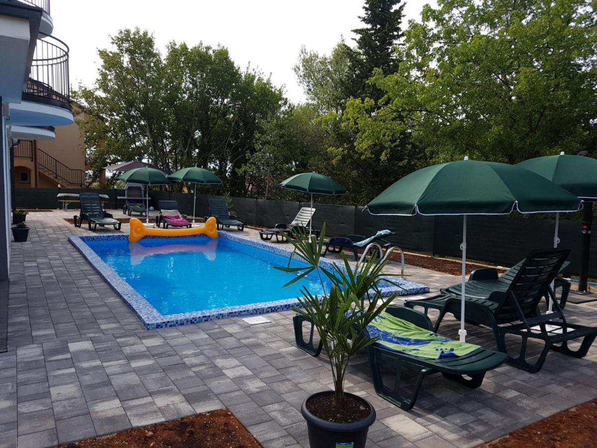 Apartmani Zaric Malinska Exterior photo