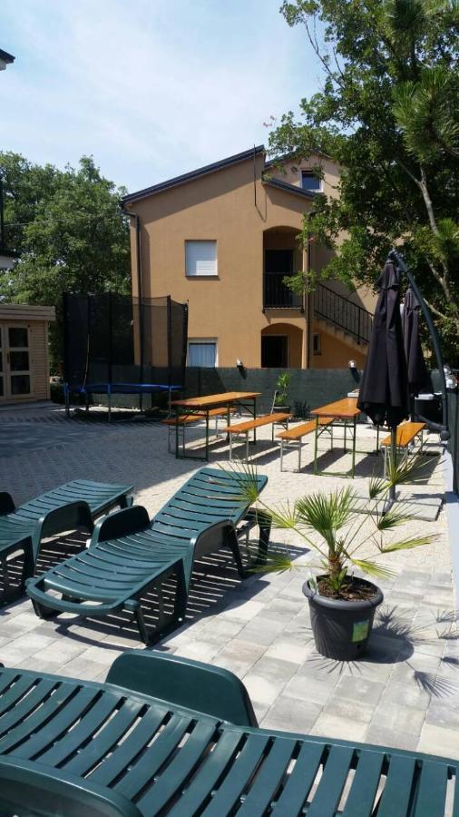 Apartmani Zaric Malinska Exterior photo
