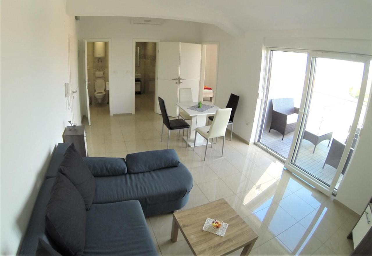Apartmani Zaric Malinska Exterior photo