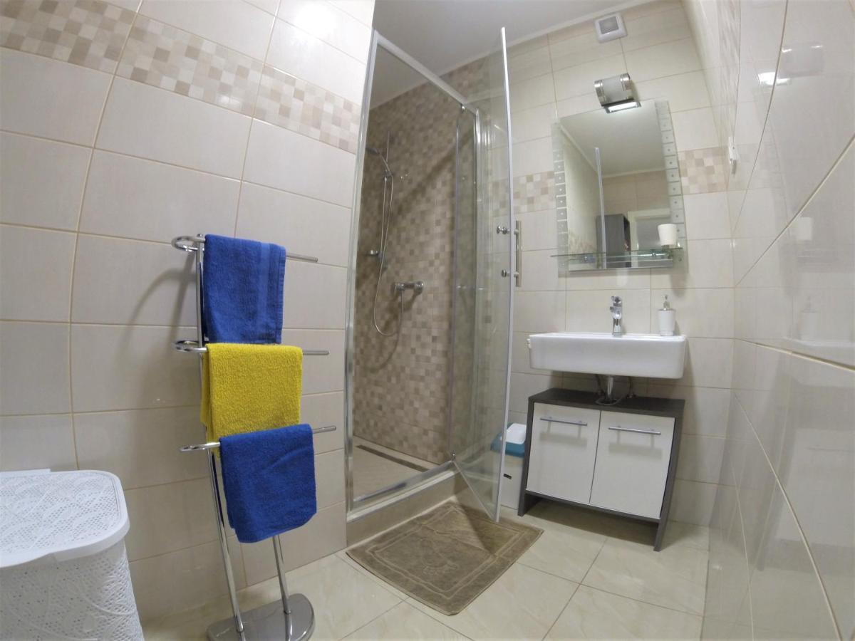 Apartmani Zaric Malinska Exterior photo