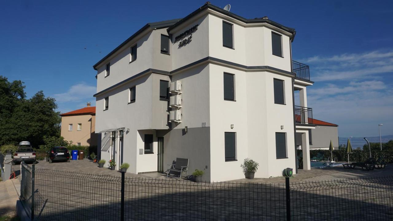 Apartmani Zaric Malinska Exterior photo