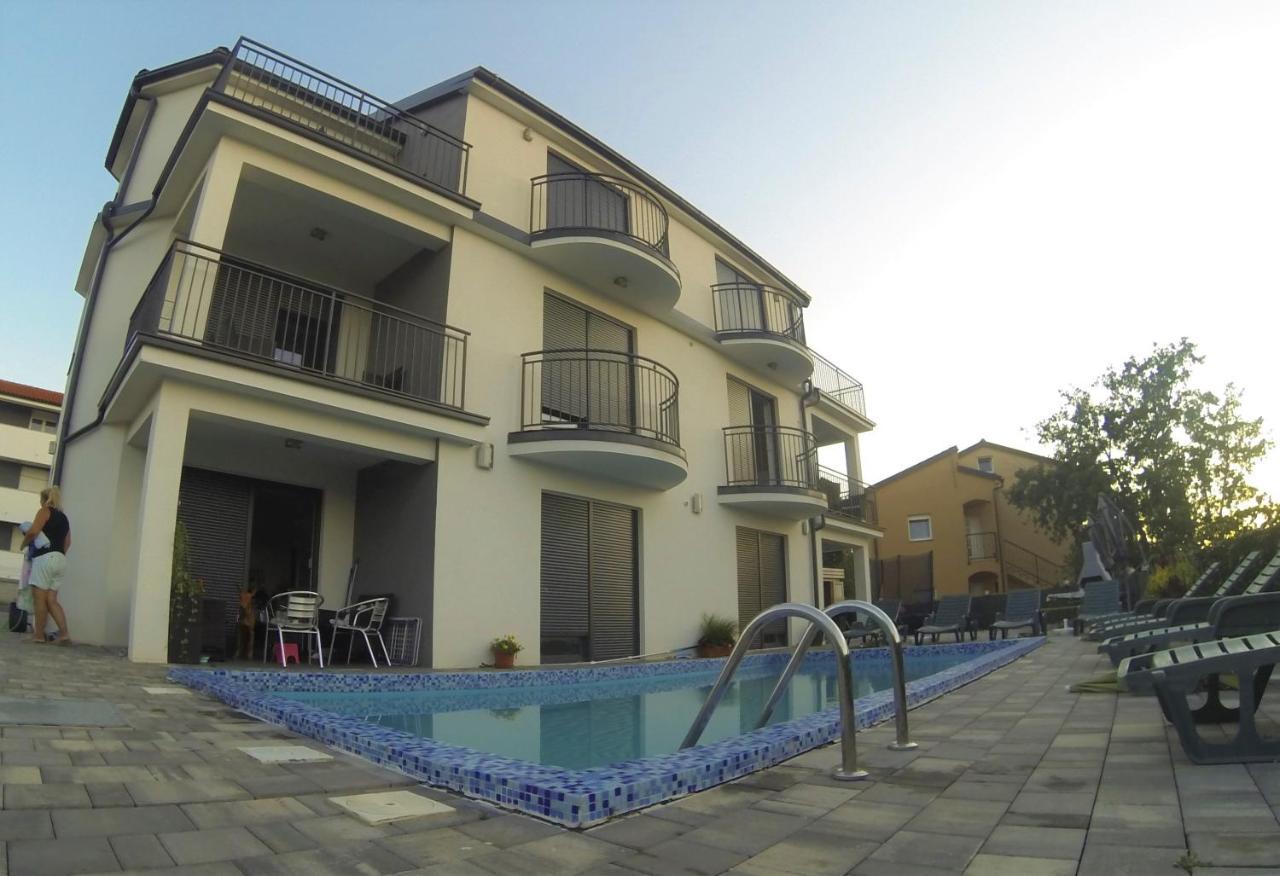 Apartmani Zaric Malinska Exterior photo