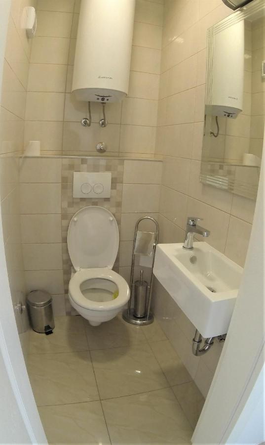 Apartmani Zaric Malinska Exterior photo