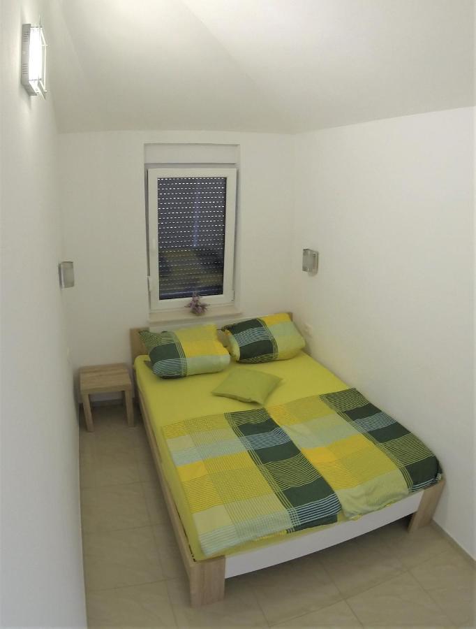 Apartmani Zaric Malinska Exterior photo