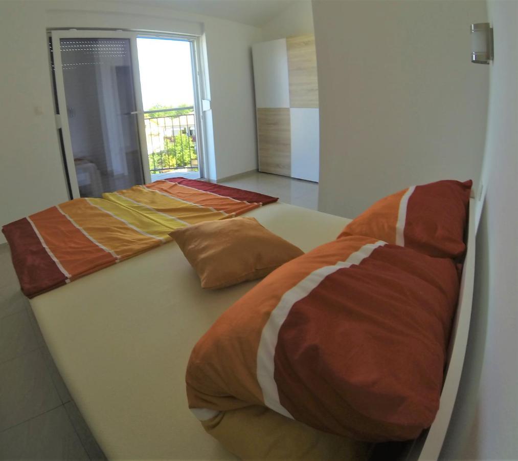 Apartmani Zaric Malinska Exterior photo