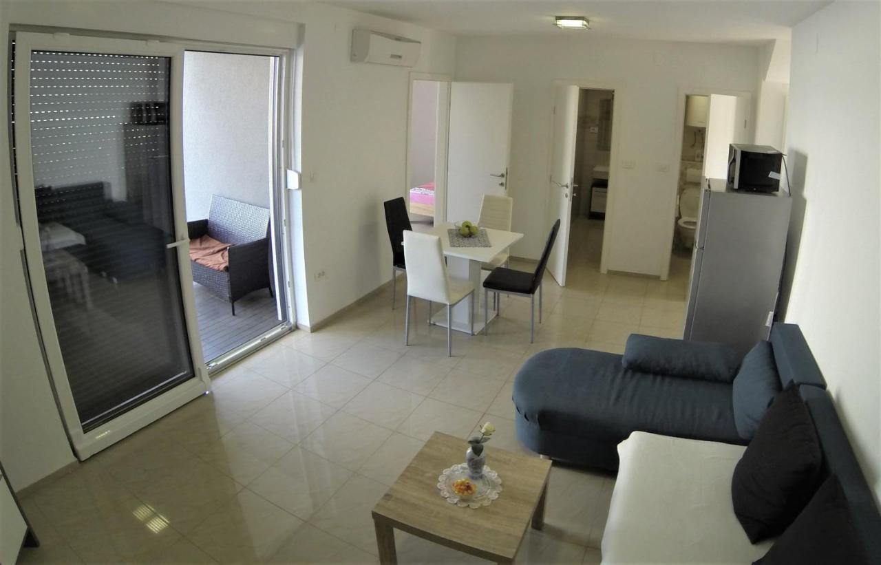 Apartmani Zaric Malinska Exterior photo