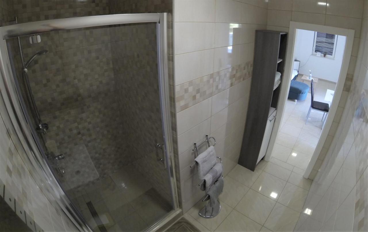 Apartmani Zaric Malinska Exterior photo